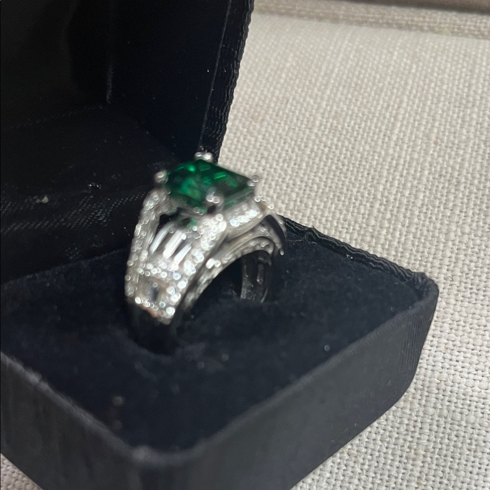 Victoria Wieck 925 Silver Ring with Emerald Green Gemstone Size 8 - Picture 7 of 11